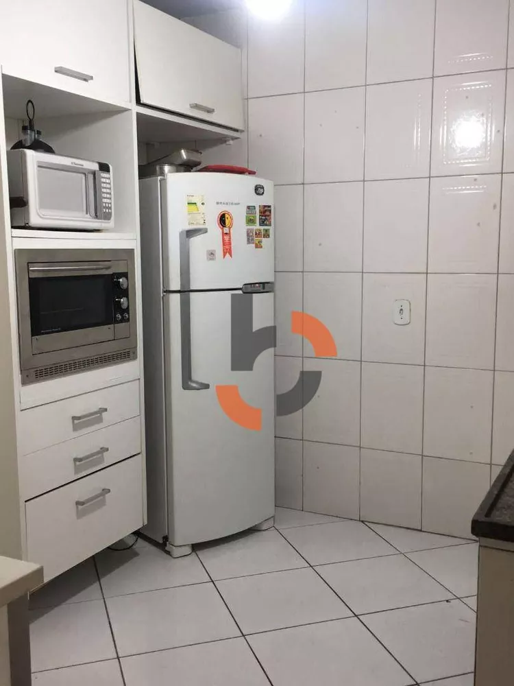 Casa à venda com 2 quartos, 62m² - Foto 14