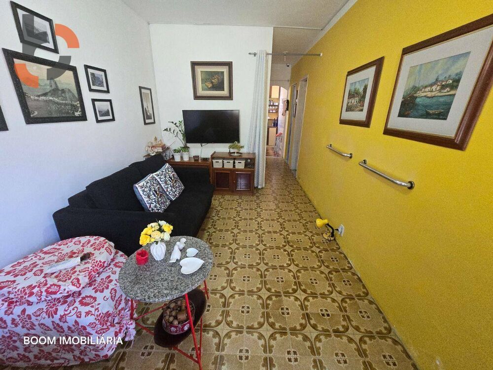 Casa à venda com 2 quartos, 112m² - Foto 2