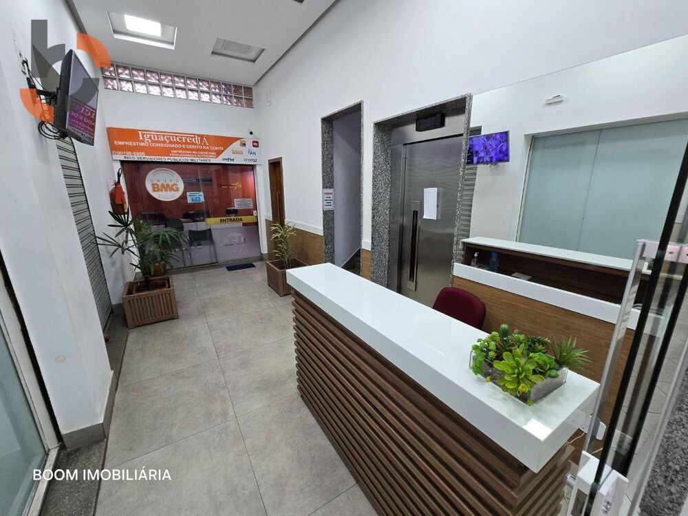 Apartamento à venda com 3 quartos, 150m² - Foto 2
