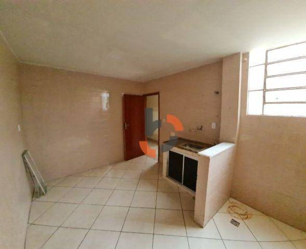 Casa, 6 quartos, 176 m² - Foto 1