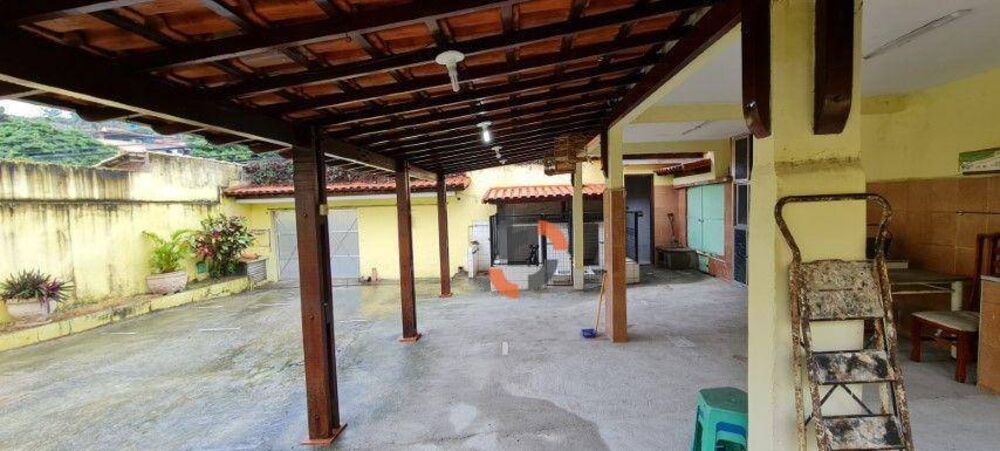 Casa, 6 quartos, 176 m² - Foto 2
