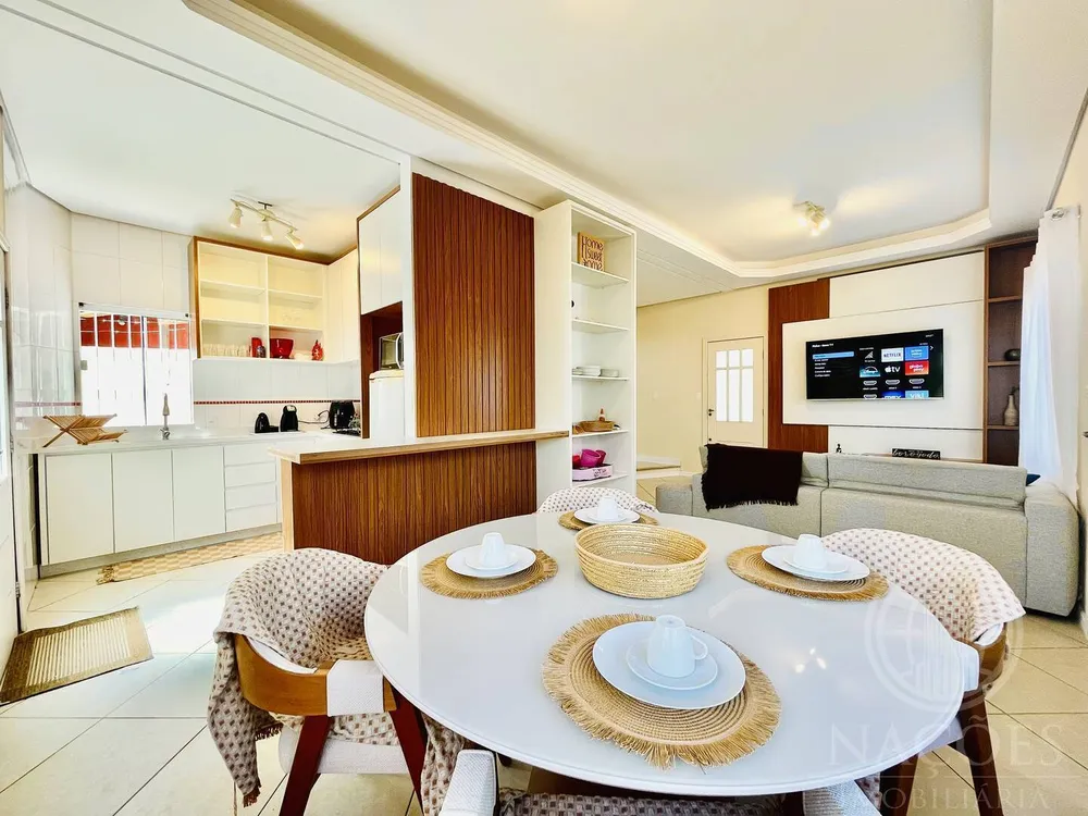 Casa, 3 quartos, 180 m² - Foto 1