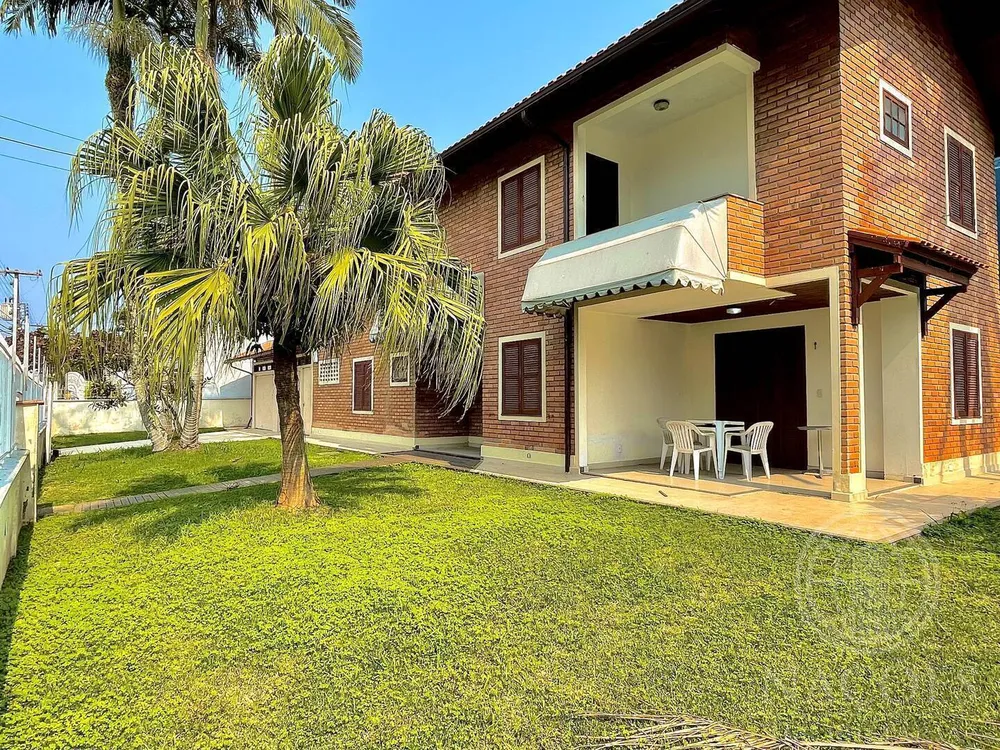 Casa, 4 quartos, 160 m² - Foto 1