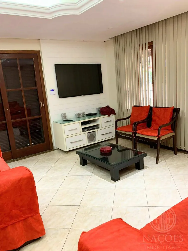Casa, 6 quartos, 180 m² - Foto 3