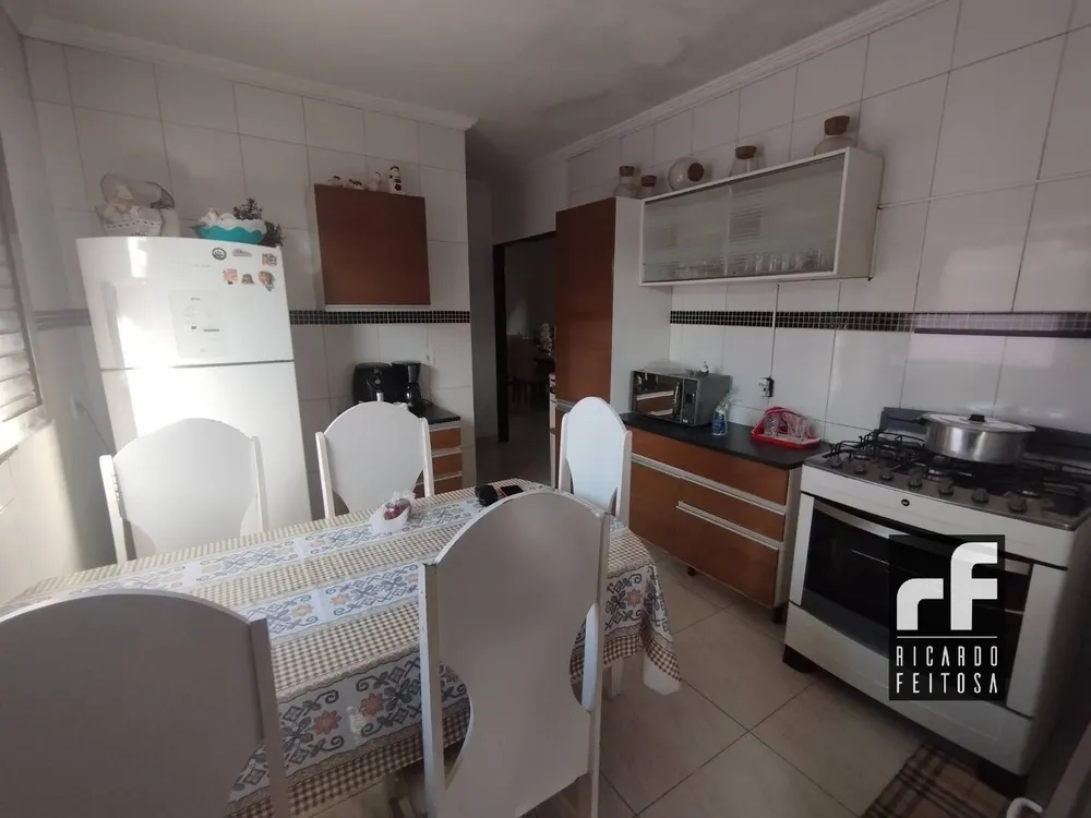 Casa, 3 quartos, 200 m² - Foto 11