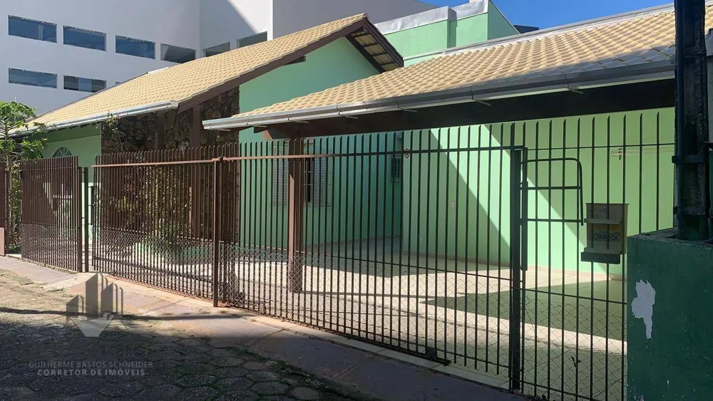 Casa, 3 quartos, 200 m² - Foto 1