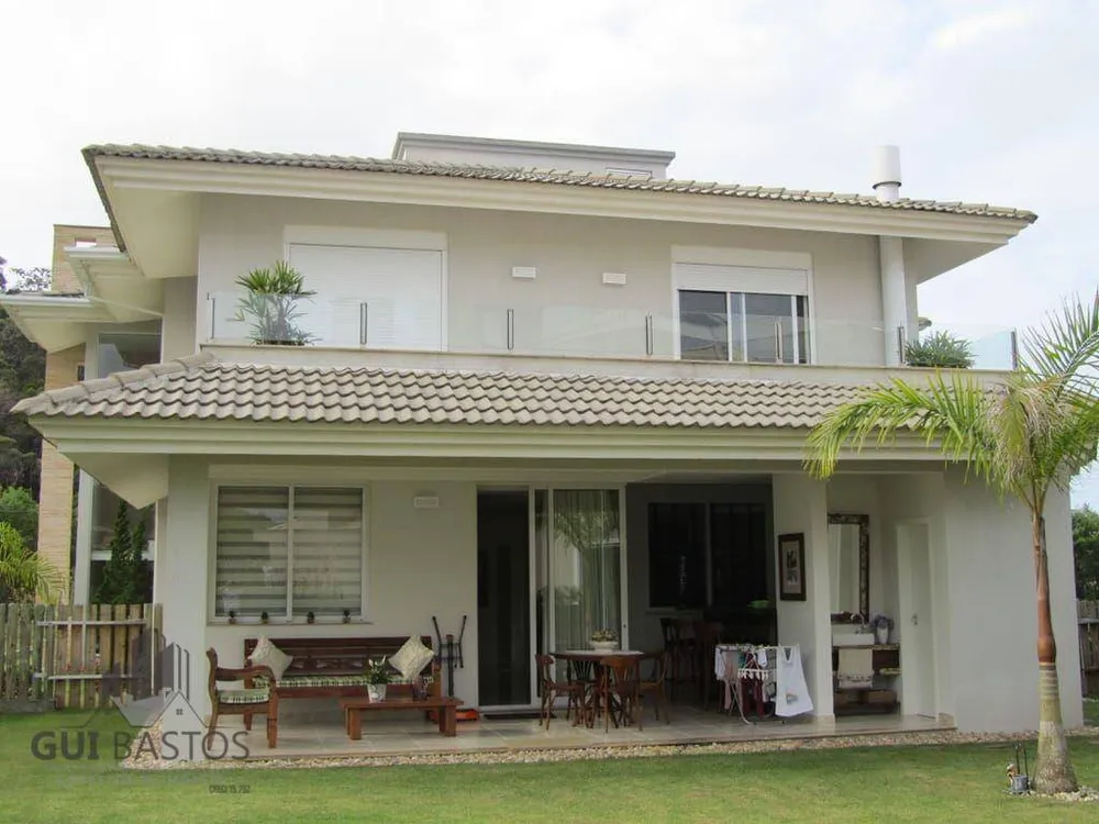 Casa, 3 quartos, 322 m² - Foto 1