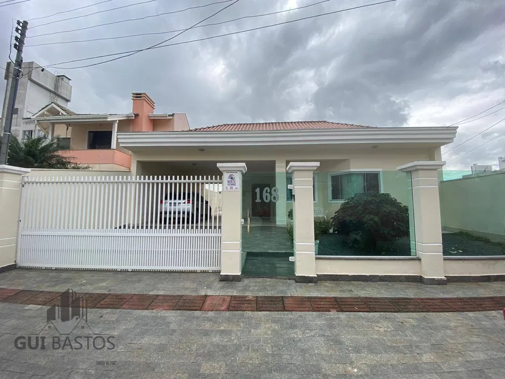 Casa, 3 quartos, 230 m² - Foto 1