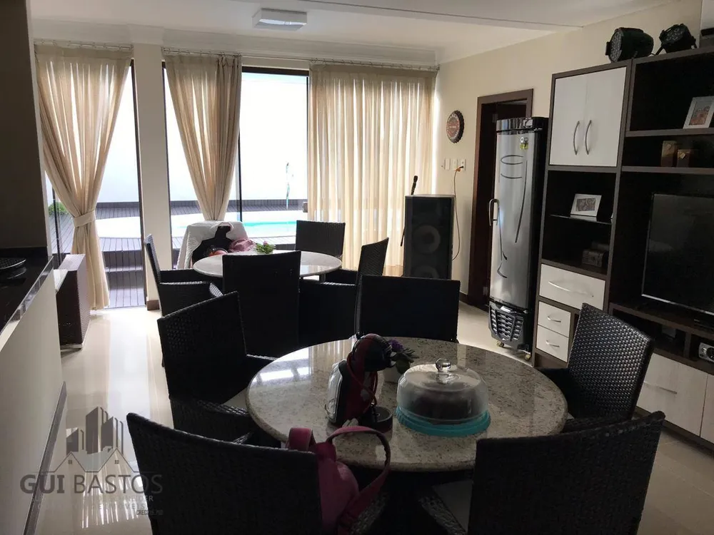 Casa, 3 quartos, 232 m² - Foto 4