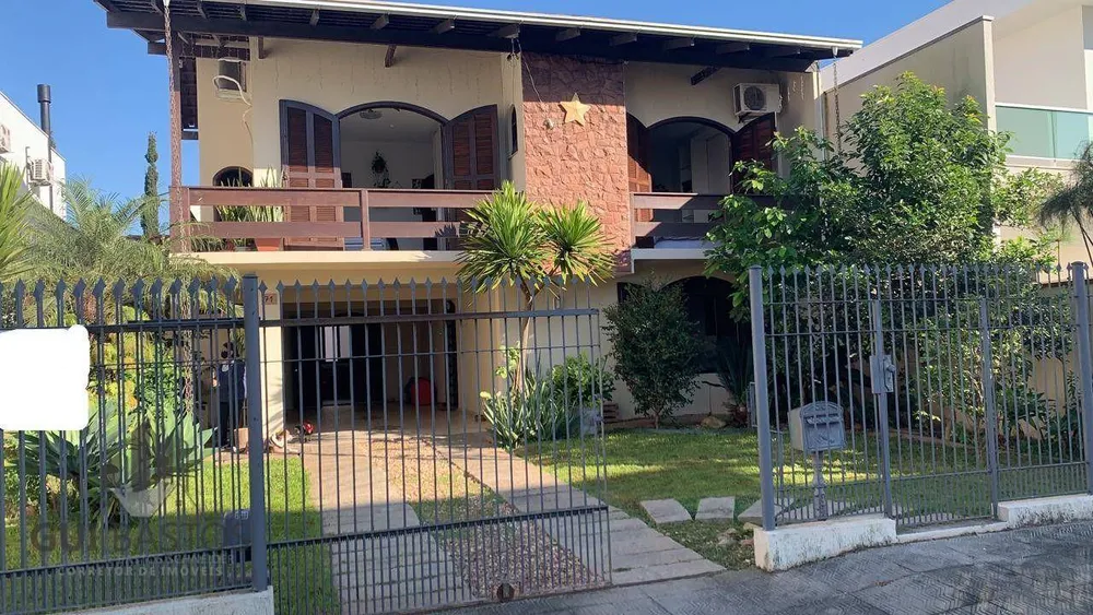 Casa, 4 quartos, 232 m² - Foto 1