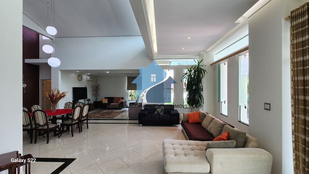 Casa à venda com 3 quartos, 800m² - Foto 2