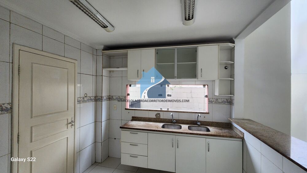 Casa à venda com 3 quartos, 250m² - Foto 11
