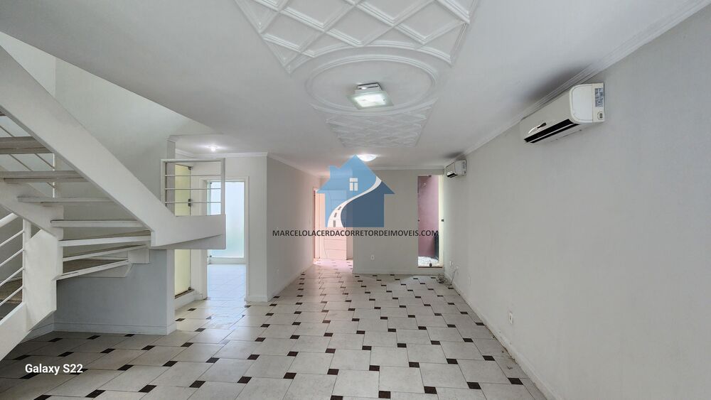 Casa à venda com 3 quartos, 250m² - Foto 3
