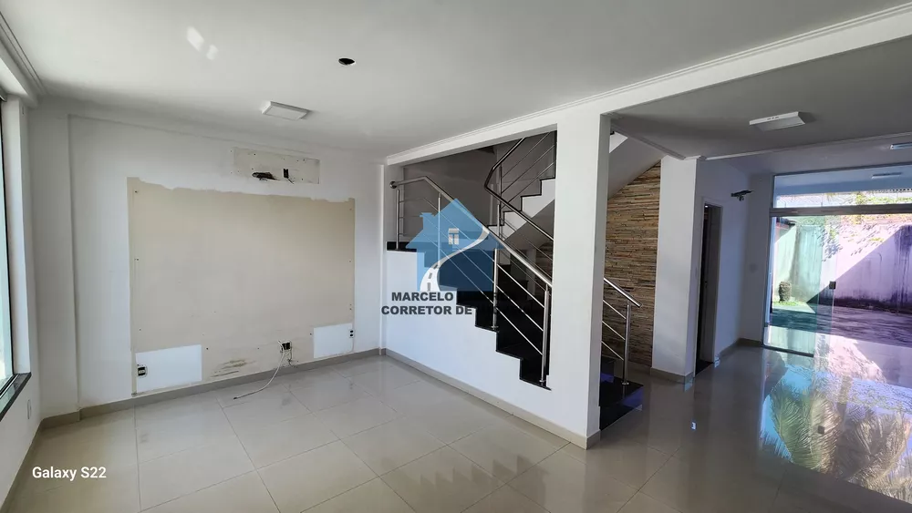 Casa à venda com 3 quartos, 160m² - Foto 1