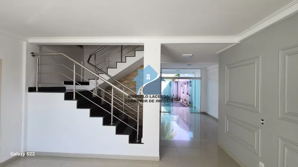 Casa à venda com 3 quartos, 160m² - Foto 2