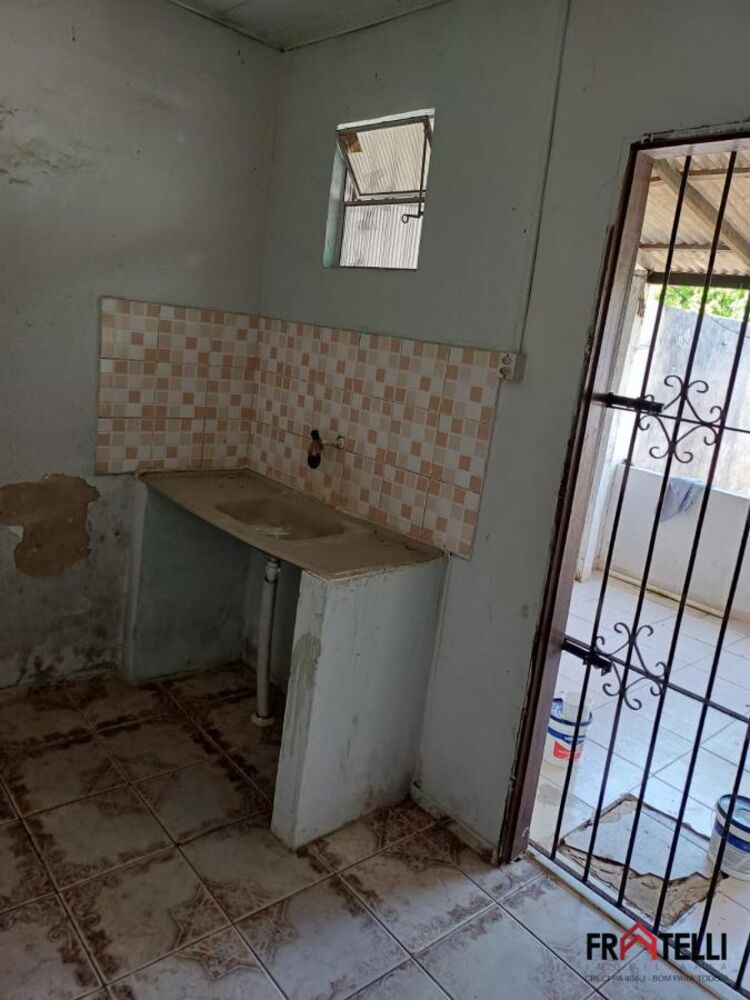 Casa à venda com 4 quartos, 200m² - Foto 4