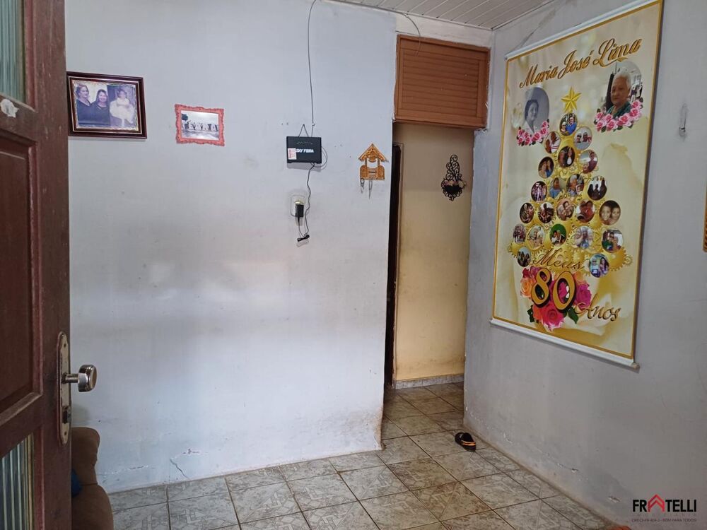 Casa à venda com 4 quartos, 200m² - Foto 3