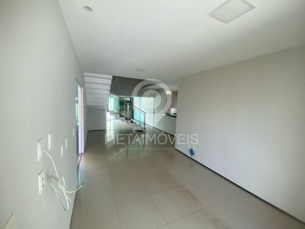 Casa à venda e aluguel com 5 quartos, 137m² - Foto 3