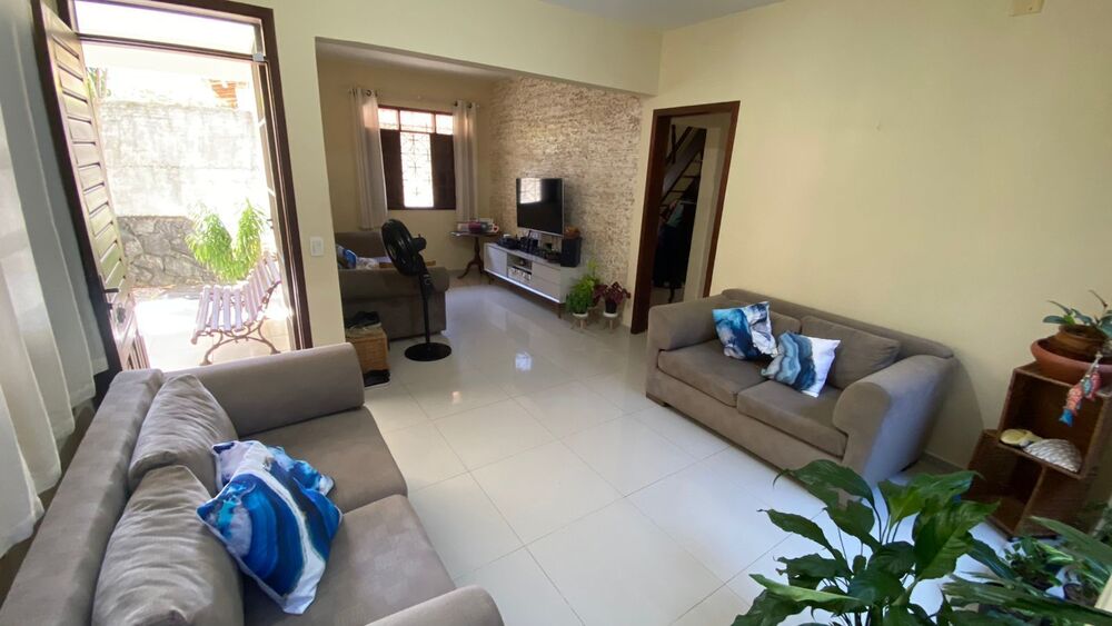 Casa à venda com 3 quartos, 250m² - Foto 2