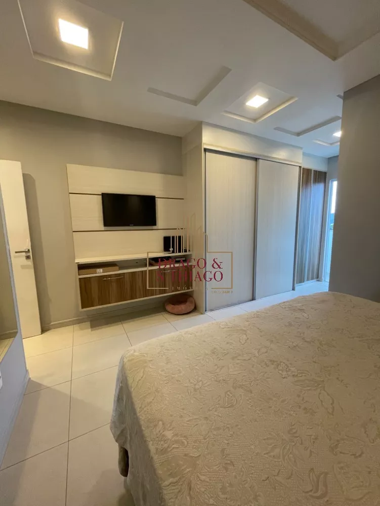 Apartamento à venda com 3 quartos, 150m² - Foto 2