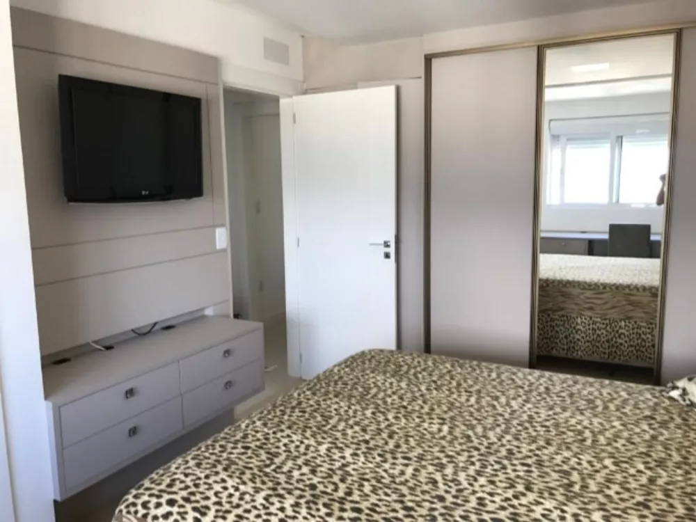 Apartamento à venda com 3 quartos, 135m² - Foto 3