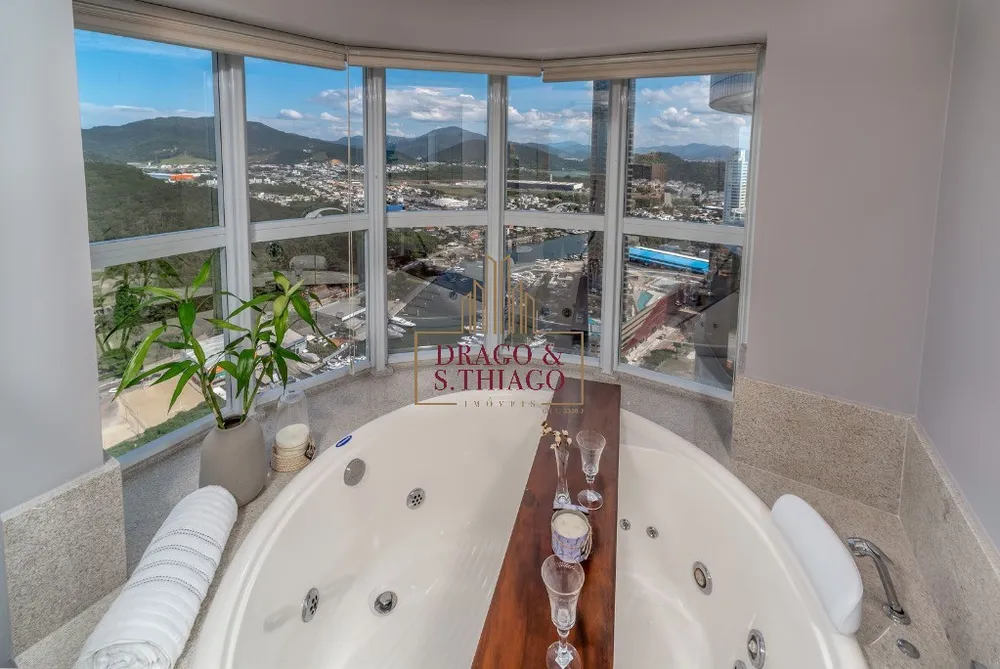Apartamento, 4 quartos, 233 m² - Foto 1