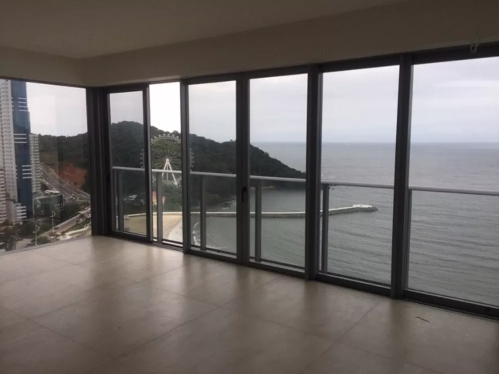 Apartamento à venda com 4 quartos, 215m² - Foto 1