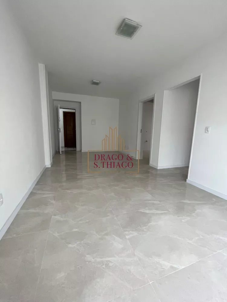 Apartamento à venda com 2 quartos, 75m² - Foto 4