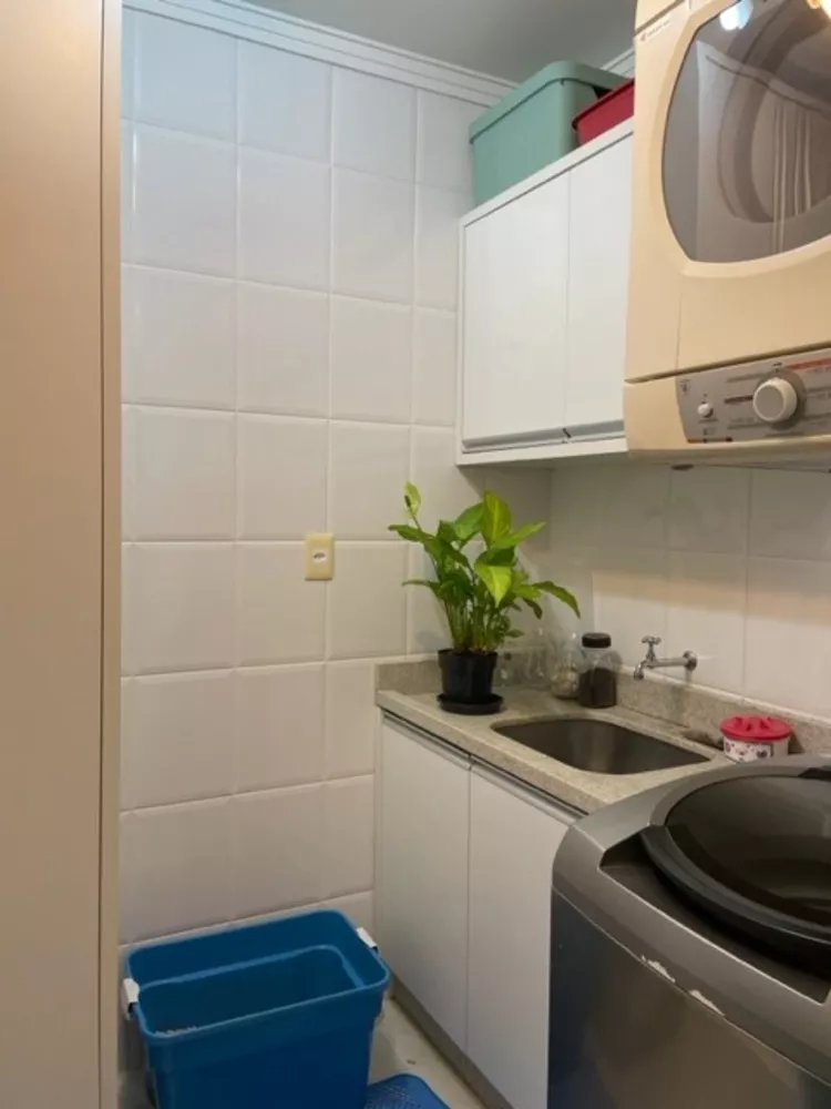 Apartamento à venda com 3 quartos, 125m² - Foto 2