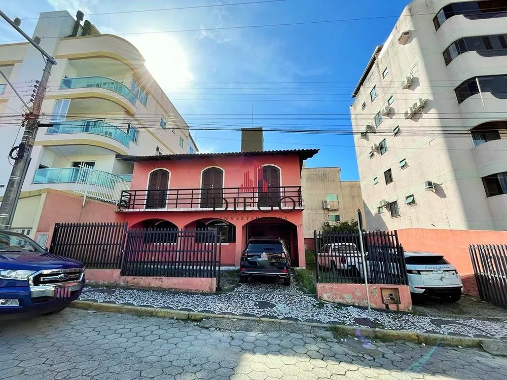 Casa, 5 quartos, 153 m² - Foto 2