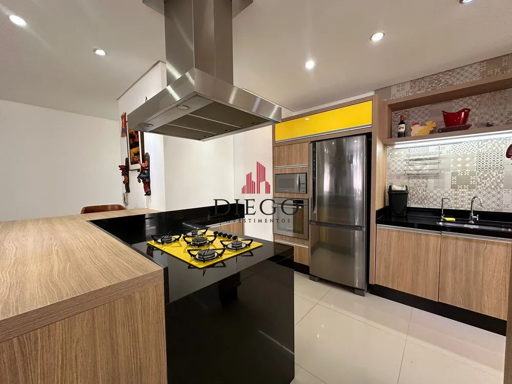 Cobertura, 3 quartos, 233 m² - Foto 3