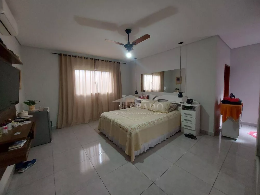 Casa à venda com 3 quartos, 200m² - Foto 8