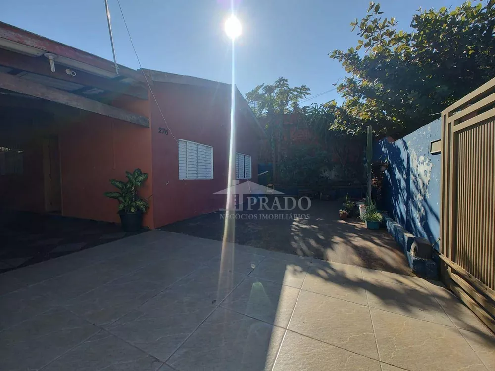 Casa à venda com 5 quartos, 200m² - Foto 2