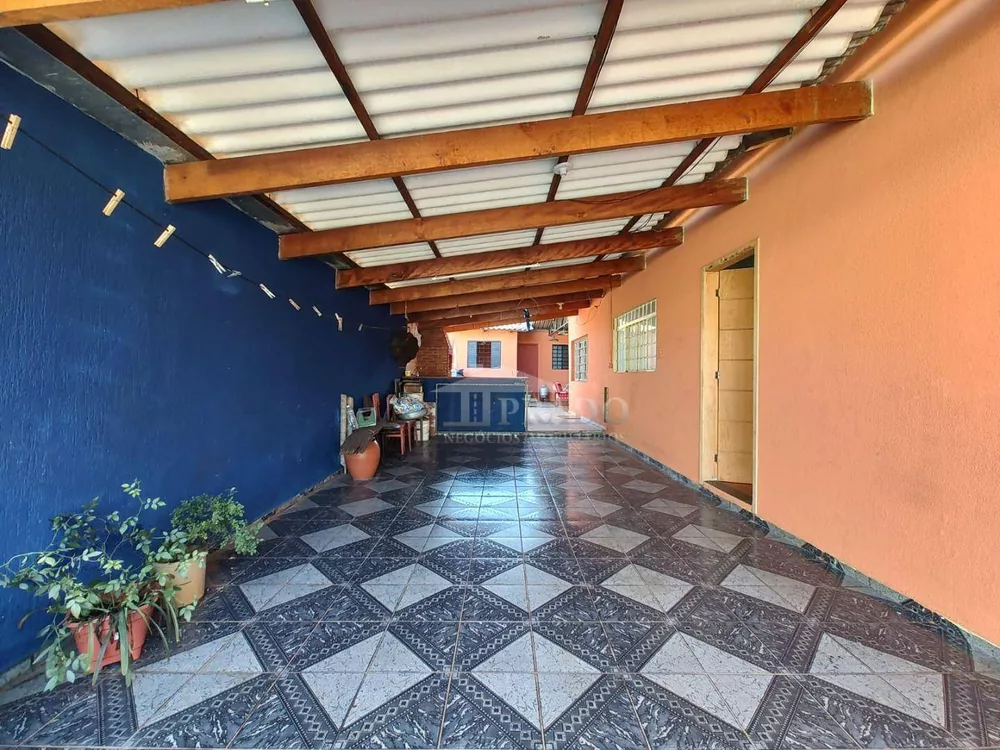 Casa à venda com 5 quartos, 200m² - Foto 4