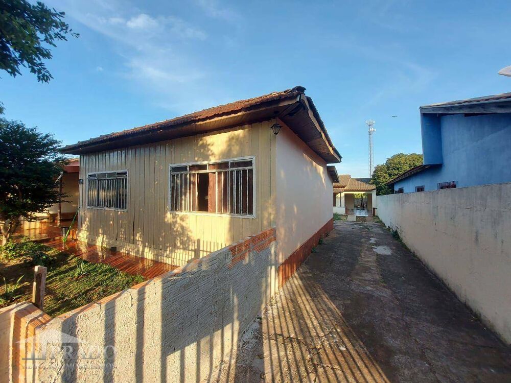 Casa à venda com 6 quartos, 150m² - Foto 1