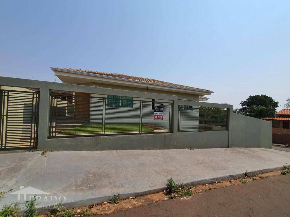 Casa à venda com 3 quartos, 174m² - Foto 1