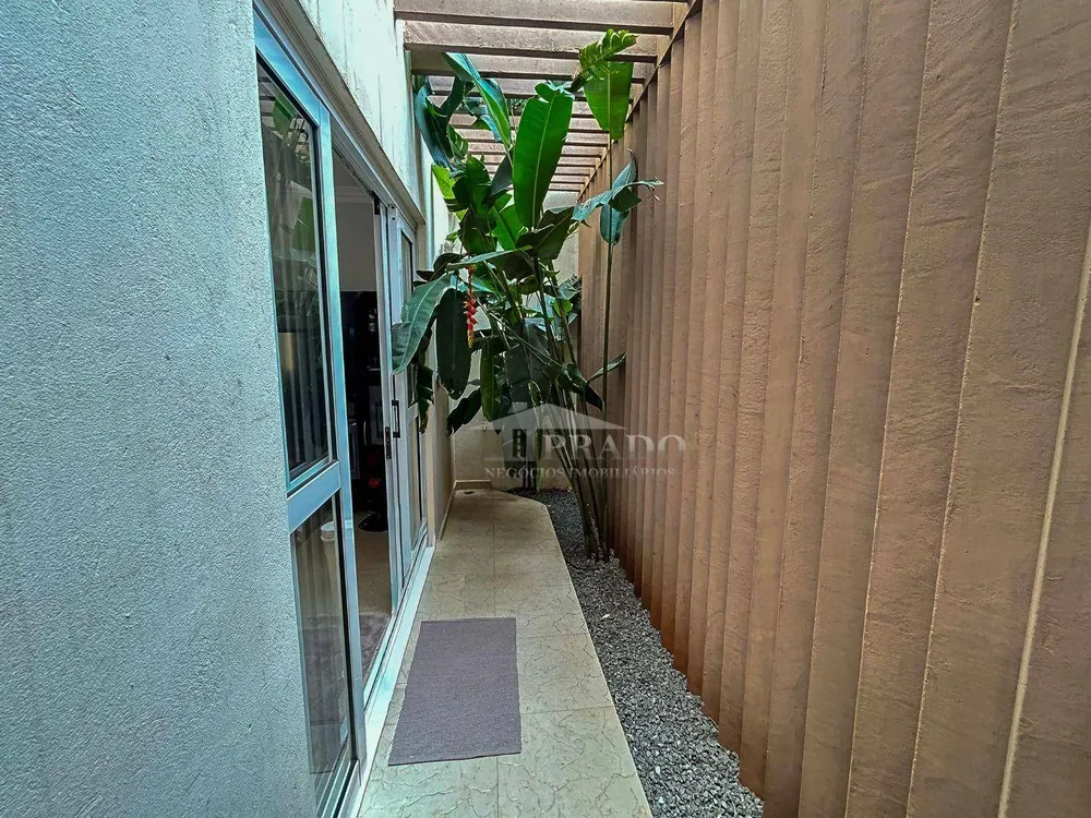 Sobrado, 4 quartos, 350 m² - Foto 2