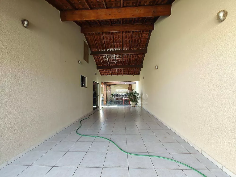 Casa à venda com 2 quartos, 160m² - Foto 4