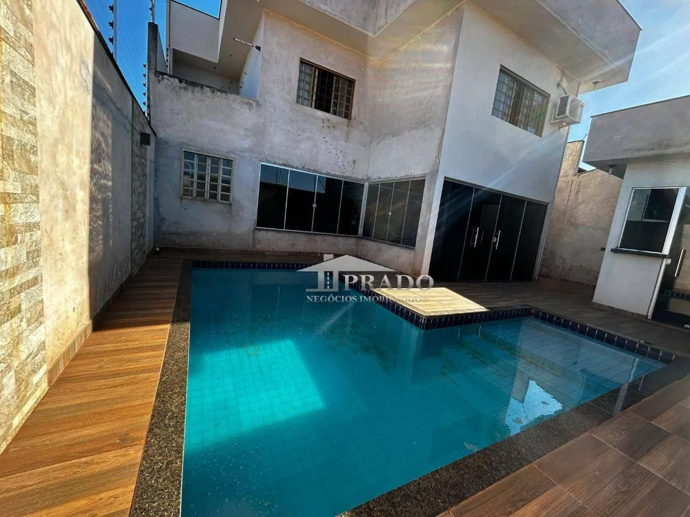 Casa, 3 quartos, 214 m² - Foto 2
