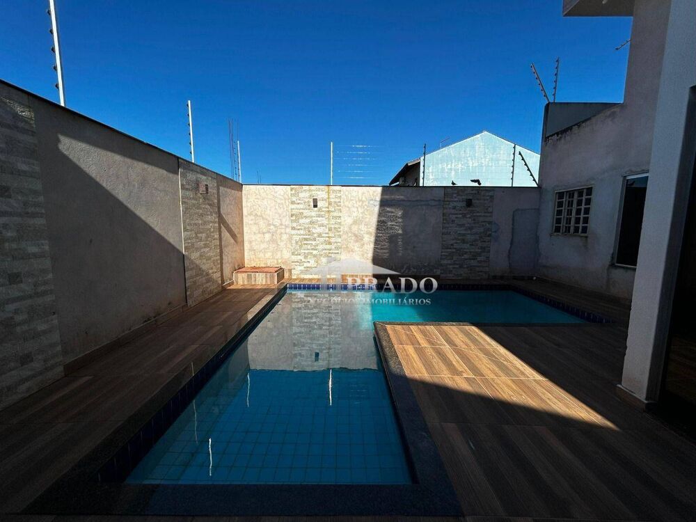 Casa, 3 quartos, 214 m² - Foto 3