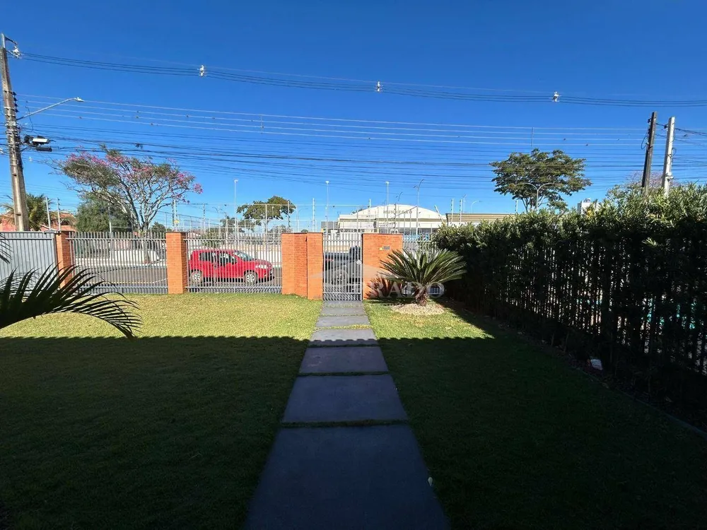 Casa, 3 quartos, 232 m² - Foto 2