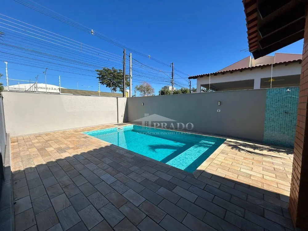 Casa, 3 quartos, 232 m² - Foto 3