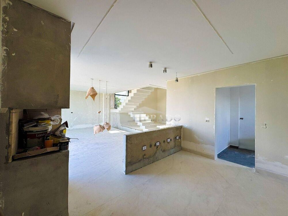 Casa à venda com 4 quartos, 347m² - Foto 5