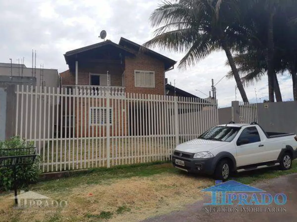 Sobrado à venda com 4 quartos, 200m² - Foto 1