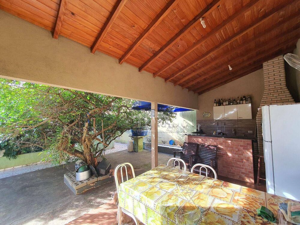 Casa à venda com 4 quartos, 166m² - Foto 4