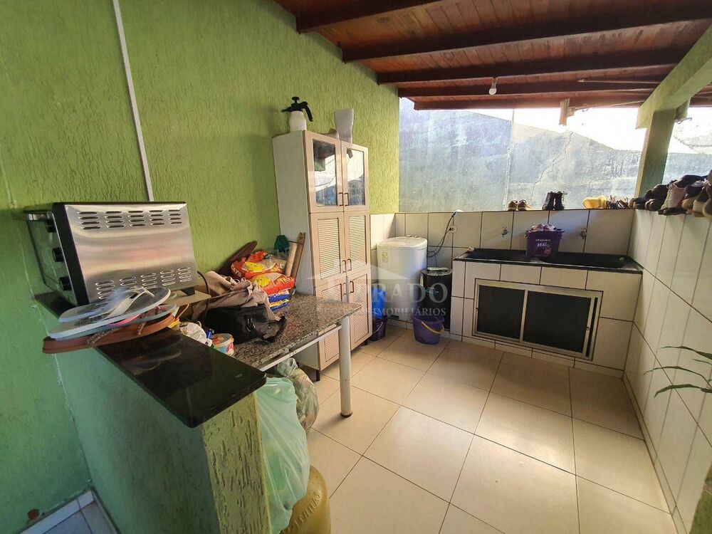 Casa à venda com 4 quartos, 166m² - Foto 2