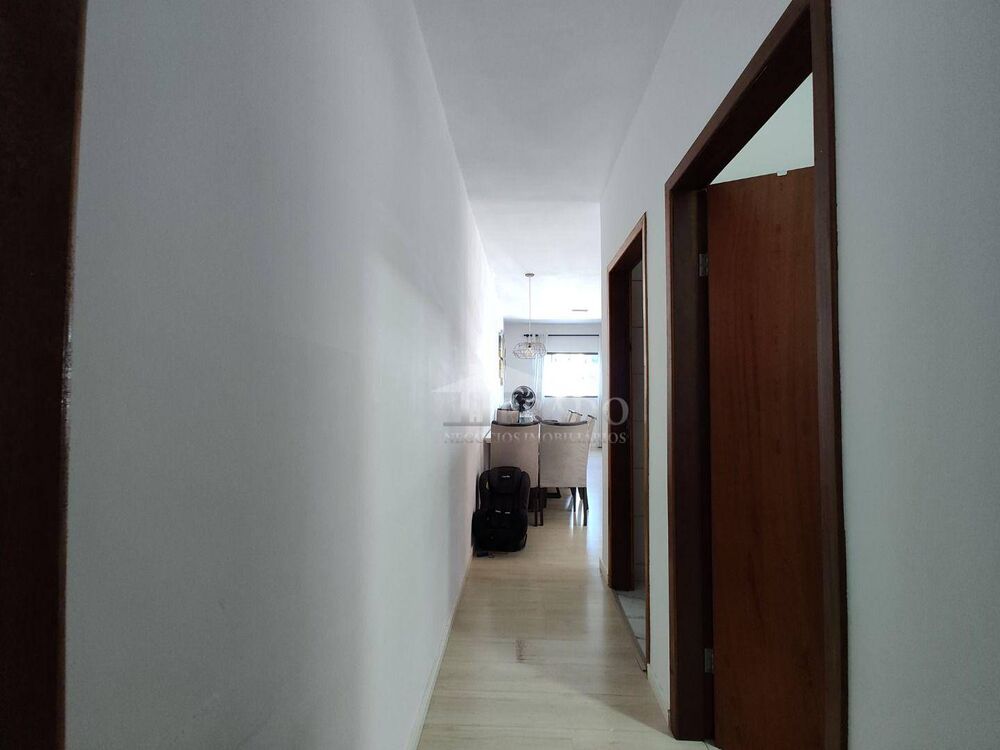 Casa à venda com 2 quartos, 90m² - Foto 4