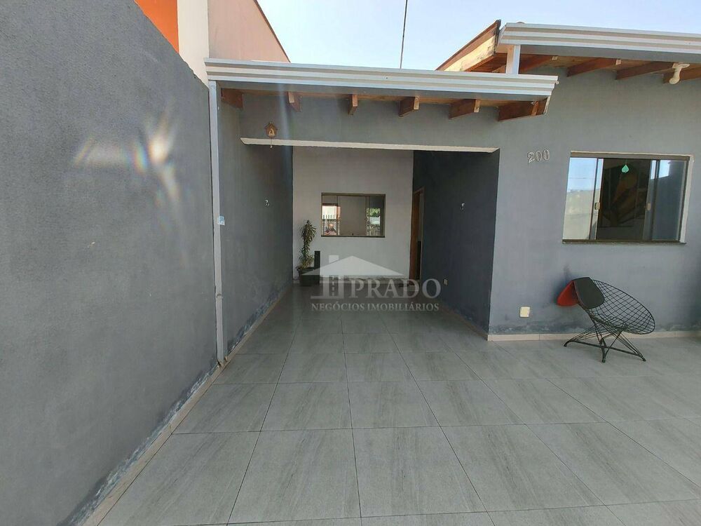 Casa à venda com 2 quartos, 90m² - Foto 1