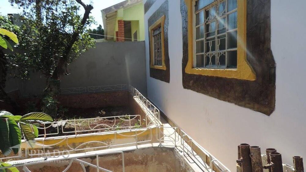 Sobrado à venda com 5 quartos, 117m² - Foto 1