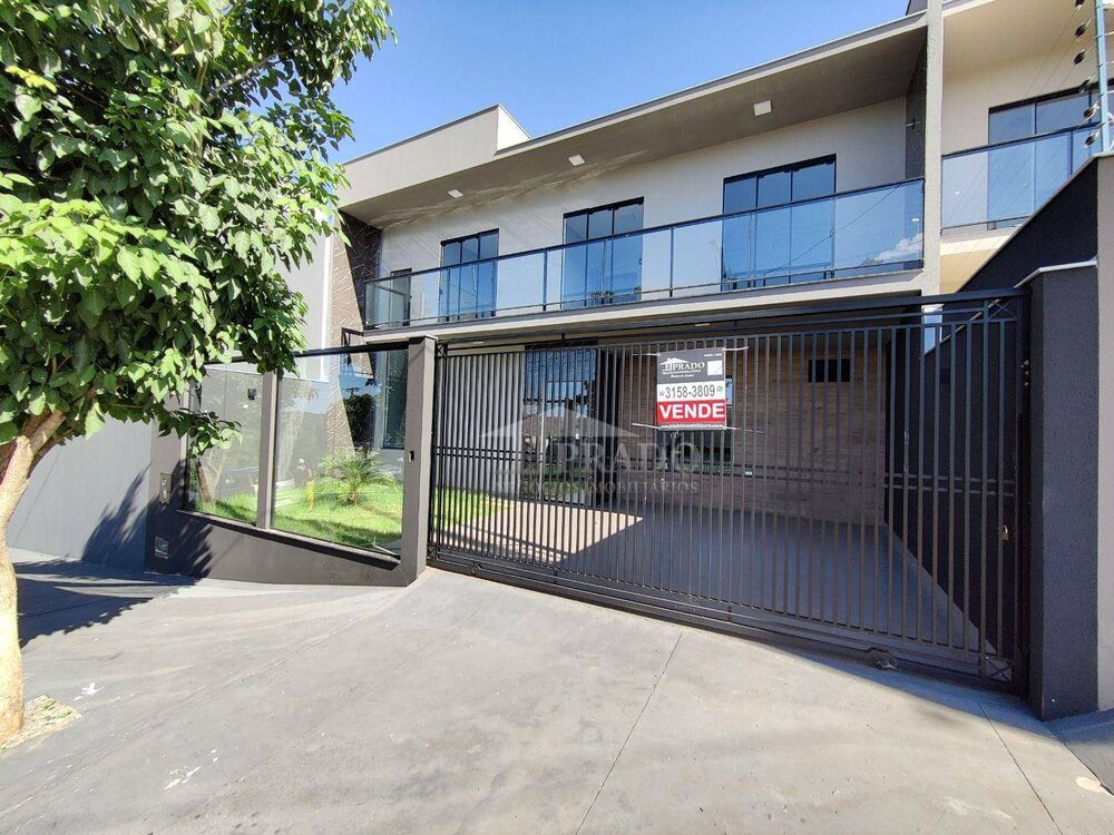 Sobrado à venda com 3 quartos, 133m² - Foto 1